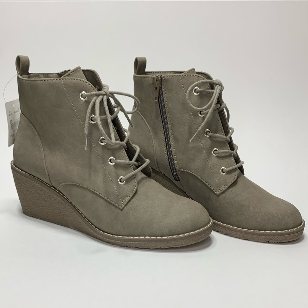 a.n.a Women's Lace-Up Faux Suede Taupe Ankle Booties Inside Zip Closure Memory